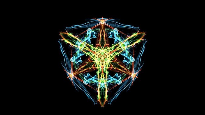 《西西里美丽传说》女主角，在当时打扮这么高调，不觉得带给自己很多不便吗？如何理解她的心态？